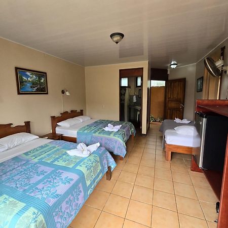 Hotel Iris Arenal La Fortuna Exterior photo