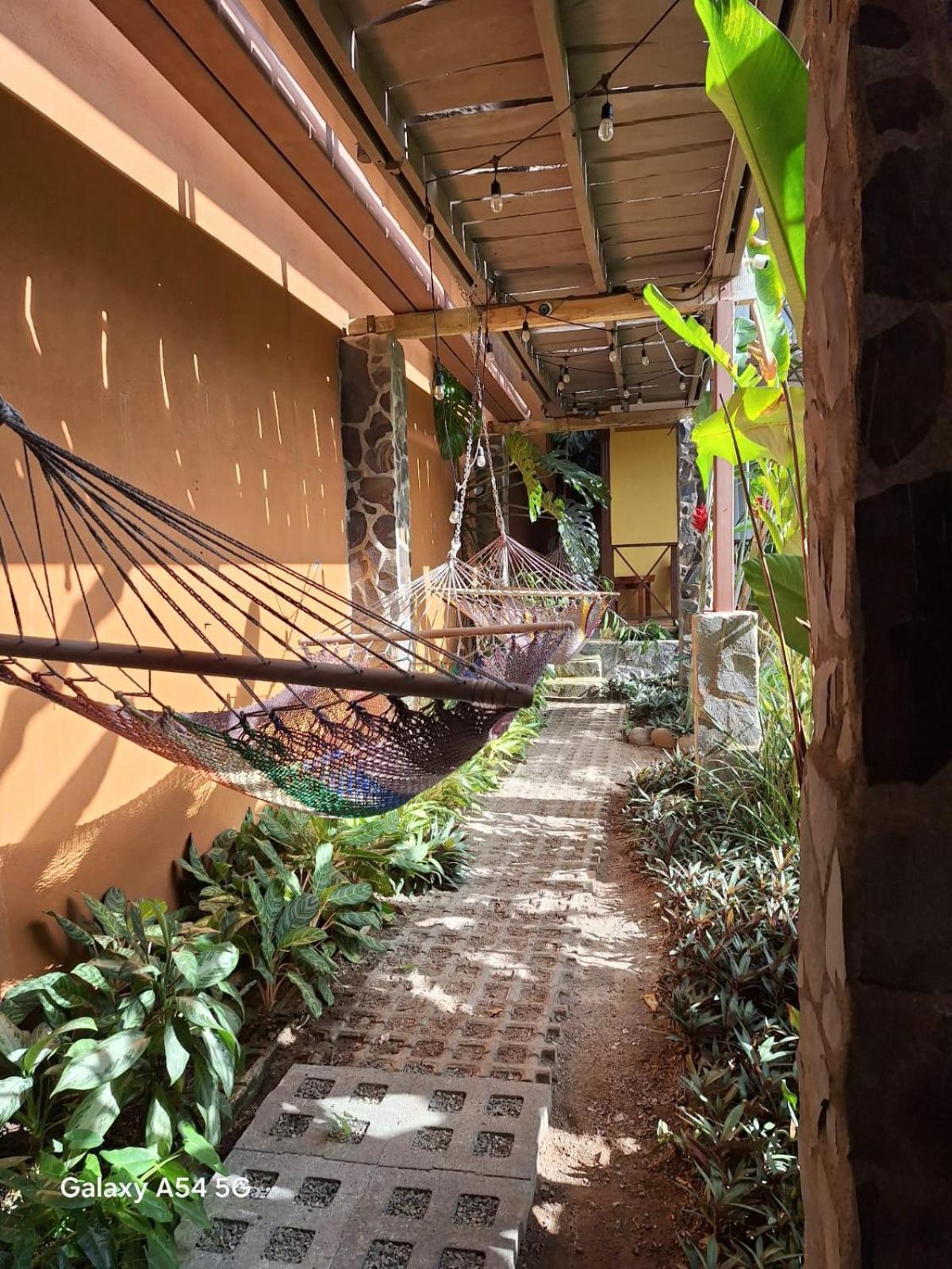 Hotel Iris Arenal La Fortuna Exterior photo